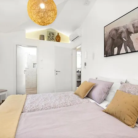 Villa Nola Mali Vareški