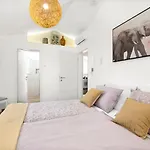 Vila Nola Mali Vareški