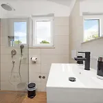 Vila Nola Mali Vareški
