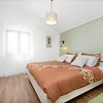 Nola Mali Vareški