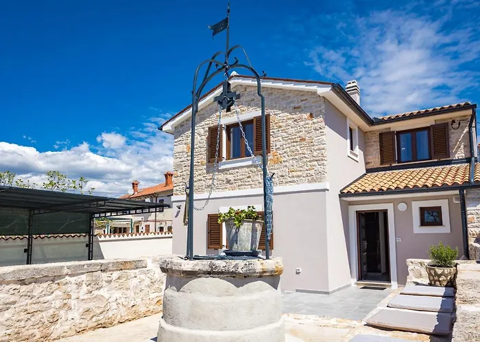 Nola Βίλα Mali Vareški